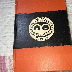 The Mystery of the Missing Emerald by Robert Thomas. No 7 -the secret circle